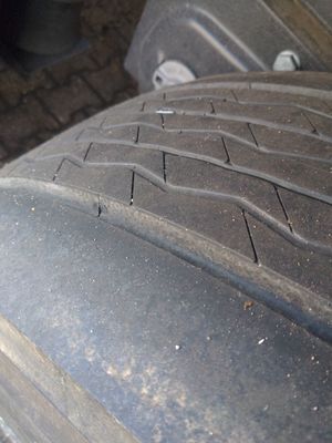 Foto Reifenprofil der 2ten Achse | Fahrerseite