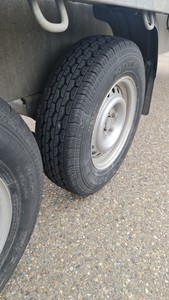 Foto Reifenprofil der 3ten Achse | Beifahrerseite