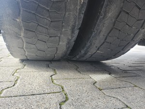 Foto Reifenprofil der 2ten Achse | Beifahrerseite