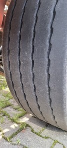 Foto Reifenprofil 3te Achse | Fahrerseite