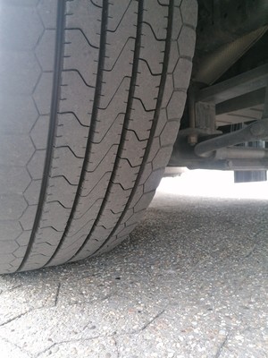 Foto Reifenprofil der 1ten Achse | Beifahrerseite