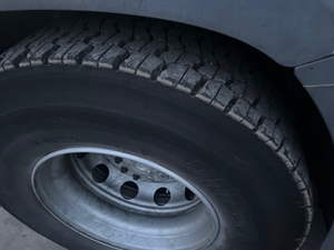 Foto Reifenprofil 4te Achse | Beifahrerseite